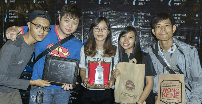 Kisah Tiga Mahasiswi Pecinta Drama Korea Rebut Hati Juri Festival Film Banten 2017 Kisah Tiga Mahasiswi Pecinta Drama Korea Rebut Hati Juri Festival Film Banten 2017