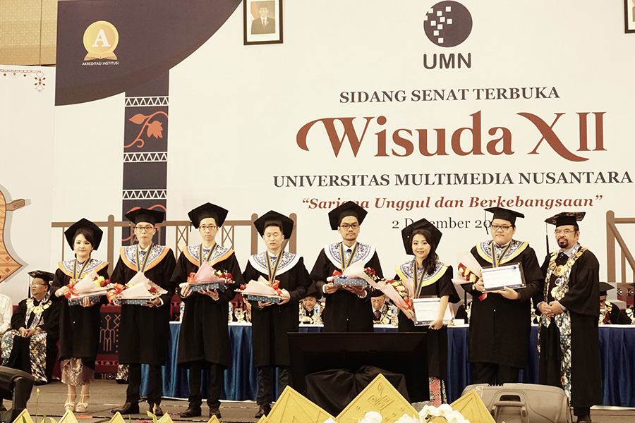 wisuda xii umn universitas multimedia nusantara wisudawan terbaik