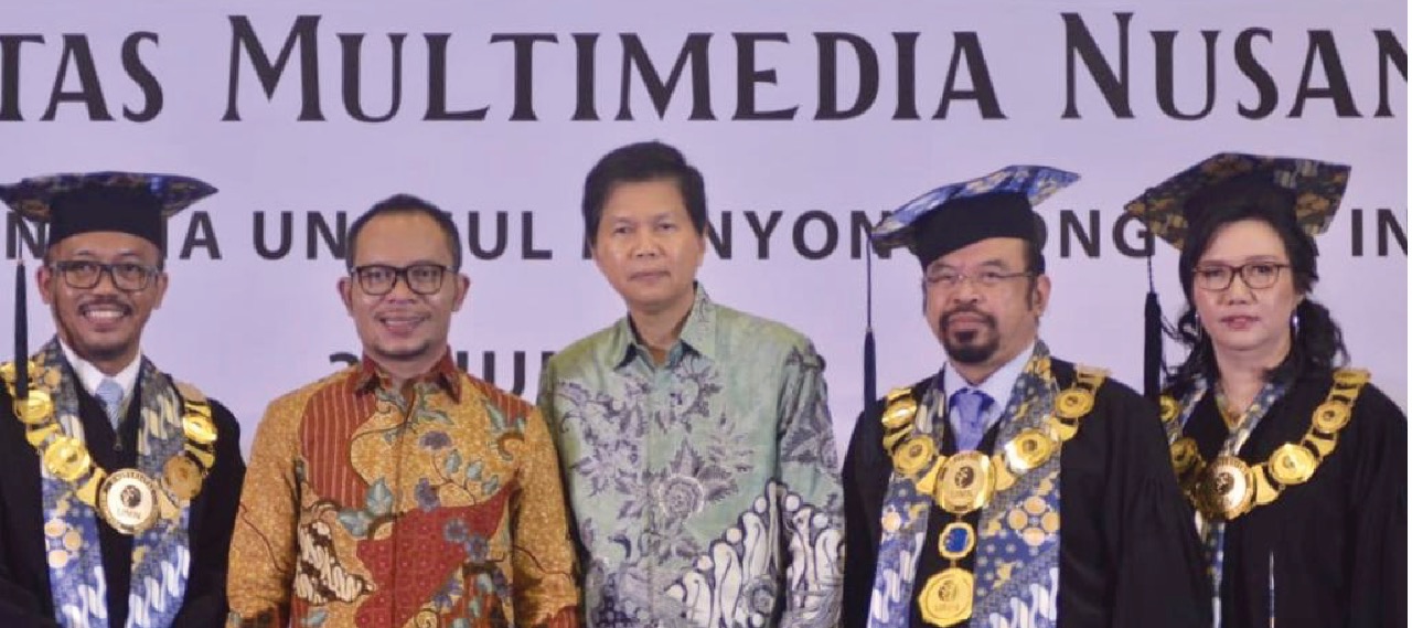 hanif dhakiri menteri ketenagakerjaan menaker ninok leksono kompas wisuda universitas multimedia nusantara umn universitas terbaik di jakarta