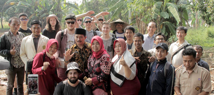 pengabdian masyarakat swinburne university kolaborasi tigaraksa proyek ICT universitas multimedia nusantara umn universitas terbaik di jakarta