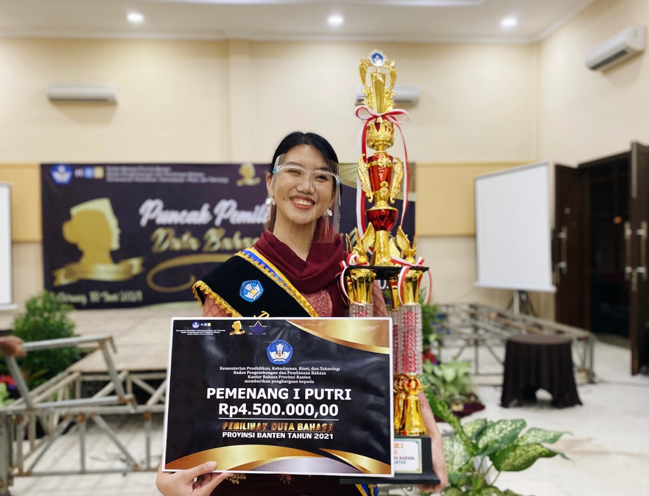 Mahasiswa DKV UMN Juara Satu Duta Bahasa Provinsi Banten