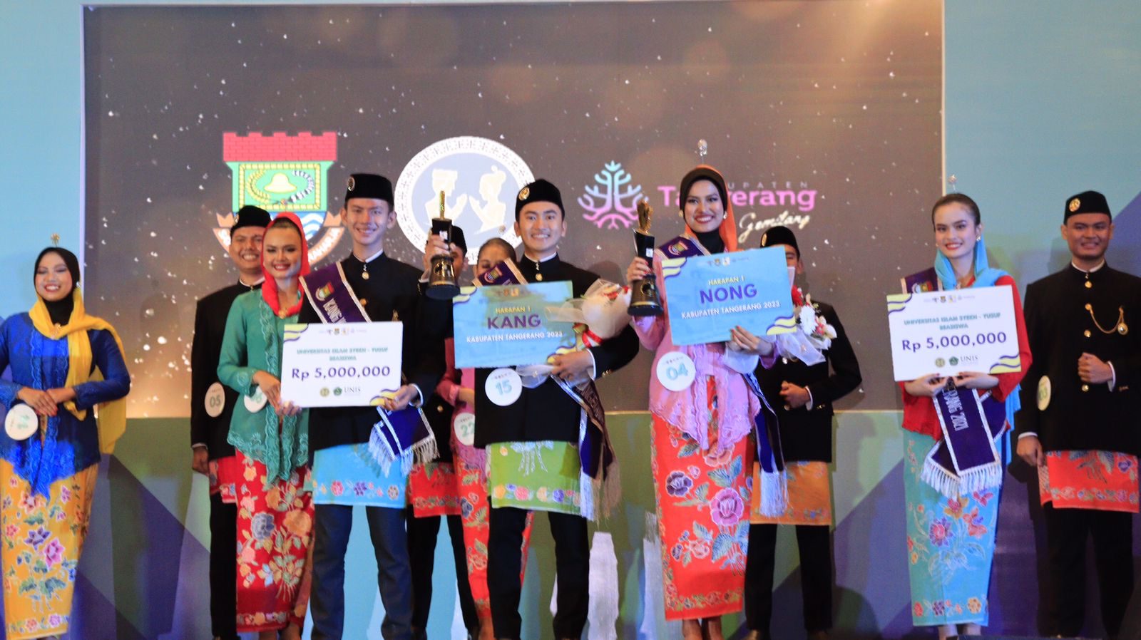 UMN Alumni Ula Fitria Receives 1st Hope Kang Nong Tangerang District