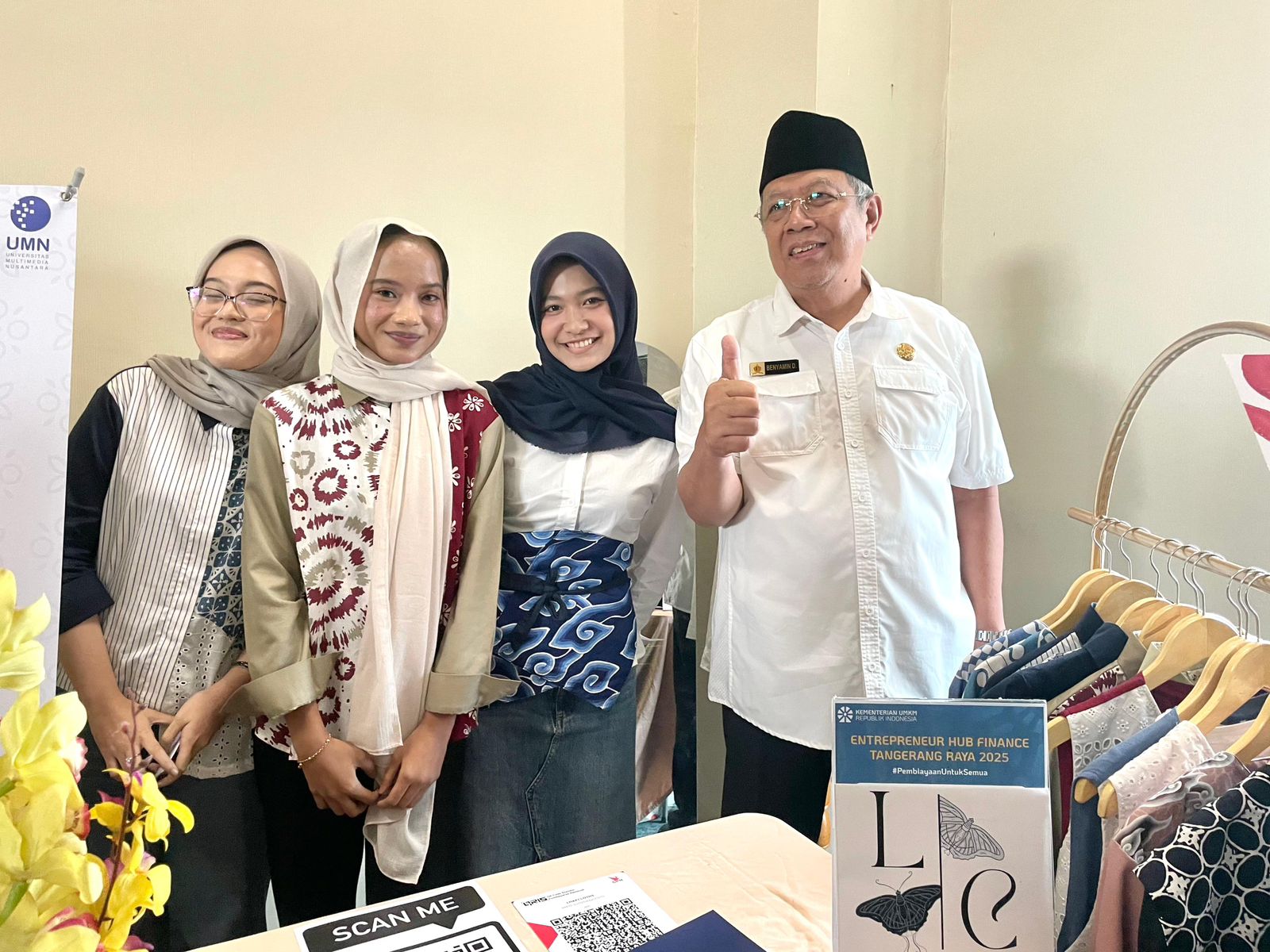 Mahasiswa UMN Kembangkan Pakaian Batik Modern “LhafCloths”, Diapresiasi Wamen Kemenkop UKM - Walikota Tangsel