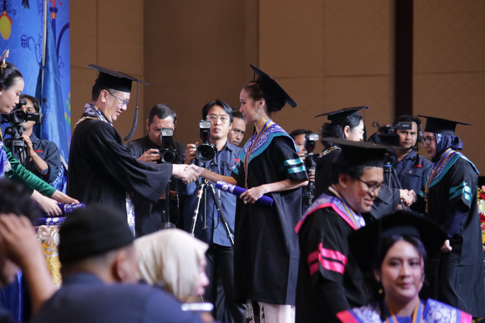 Wisuda XXVIII UMN, Siap Lanjutkan Langkah Menghadapi Tantangan Dunia Profesional