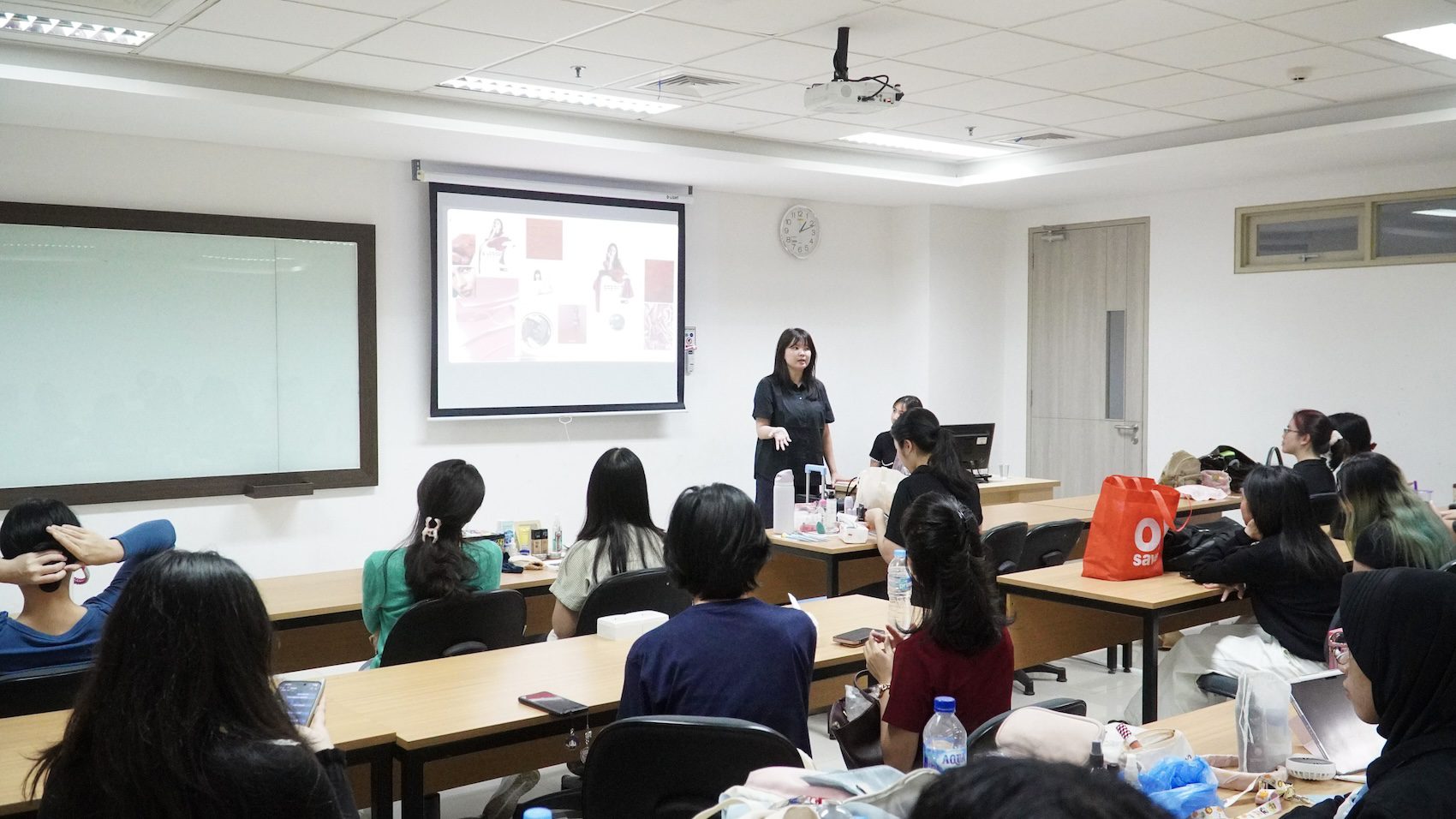 Kuliah Tamu FSD UMN : Makeup Look Effect