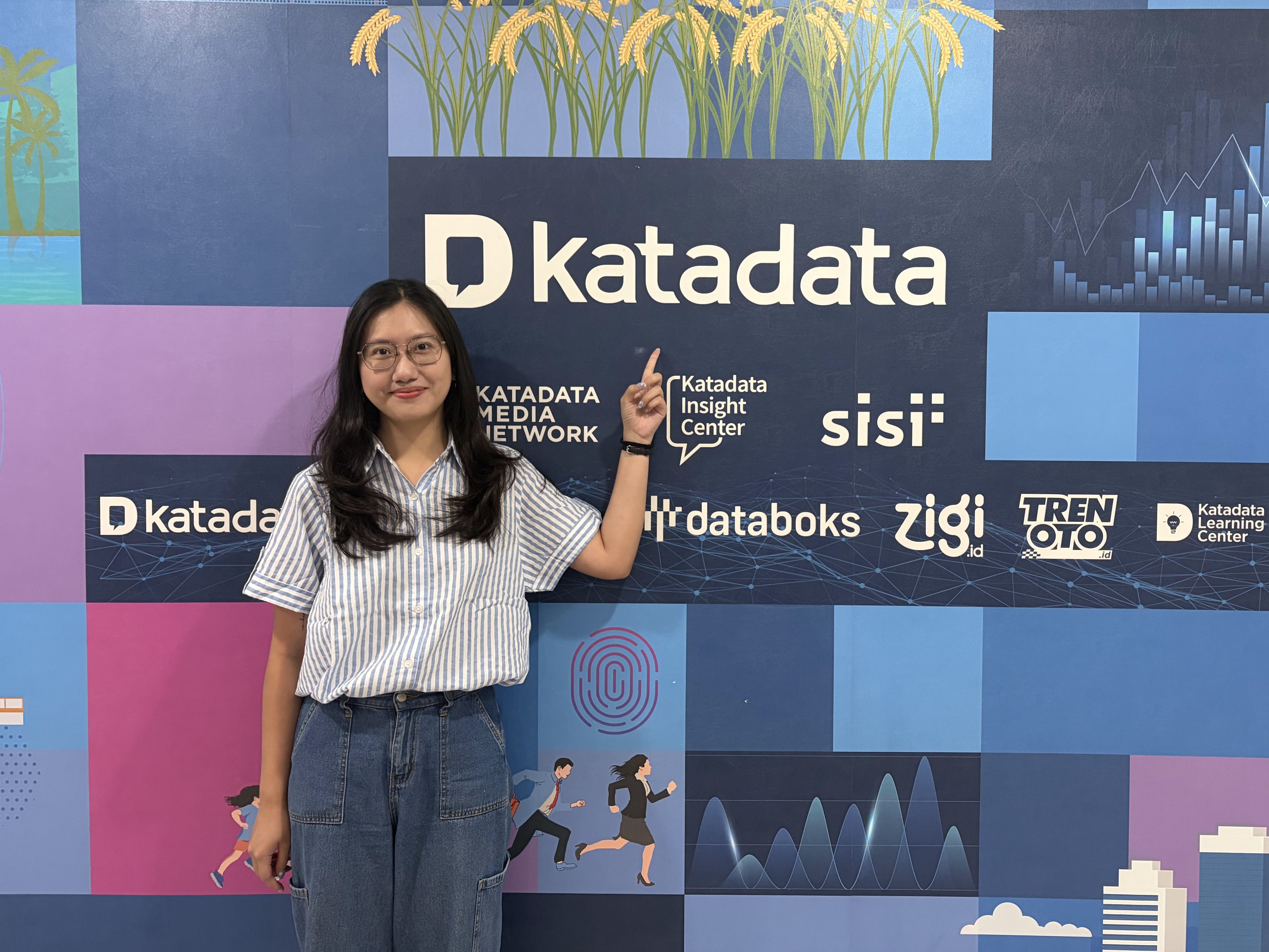 UMN Alumni's Success Story: Building a Career at Katadata and Highlighting The Importance of Data Accuracy